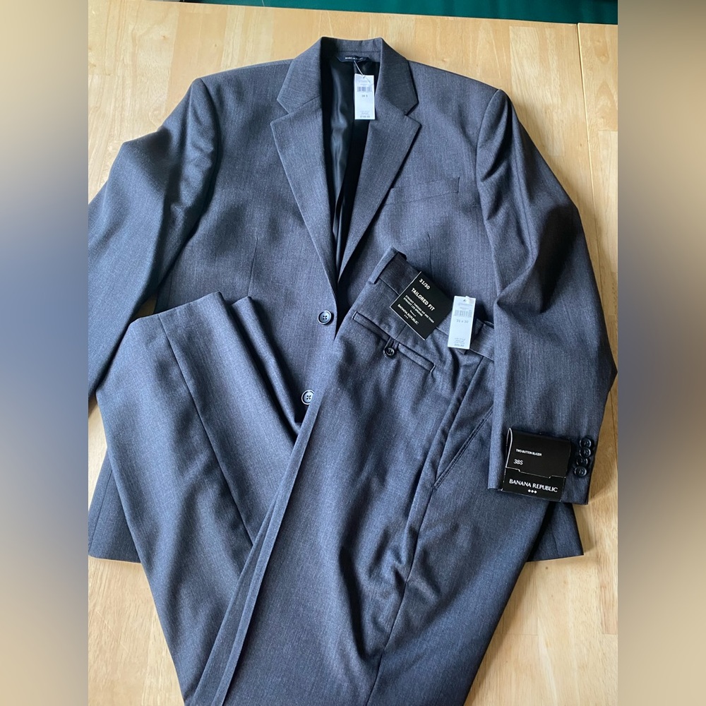 Men’s new suit.  dark gray wool suit- Banana Republic